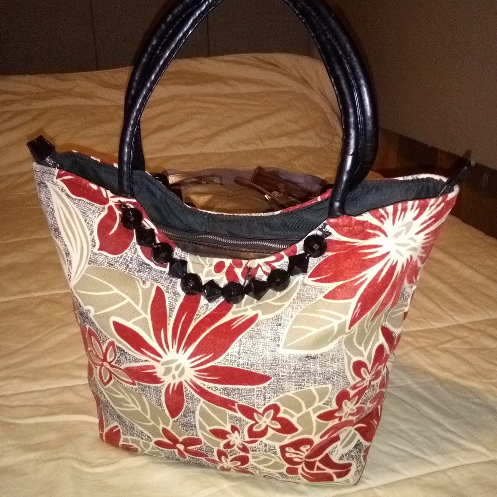 Large tote with large wedding